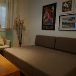 Apart Art Deco